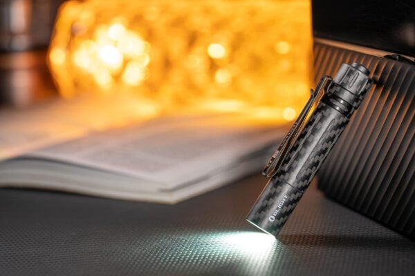 Olight i5R EOS 350 Lumen Carbon Fiber Rechargeable Flashlight » Arms-Bg Оръжеен Магазин