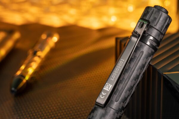 Olight i5R EOS 350 Lumen Carbon Fiber Rechargeable Flashlight » Arms-Bg Оръжеен Магазин