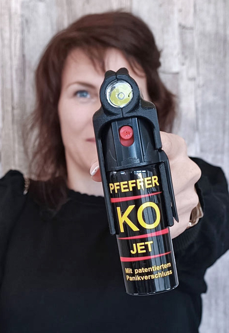 Пистолет за Лютив Спрей с фенер TECH23 Deflight + Спрей KO JET 40ml