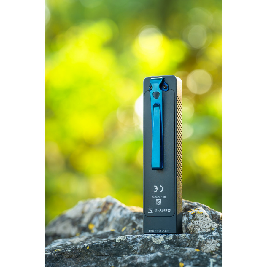 Olight Arkfeld Pro 1300lm Copper Bones 28