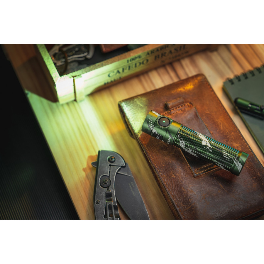 Olight Baton 3 Pro 1500lm CW Brush Strokes 06