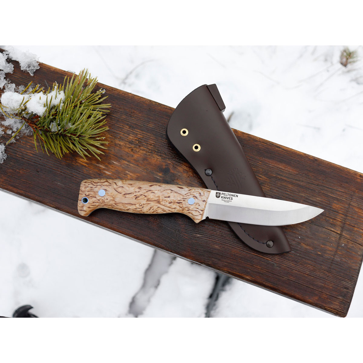 Нож Peltonen Knives M07 Full Tang knife 14C28N Curly Birch