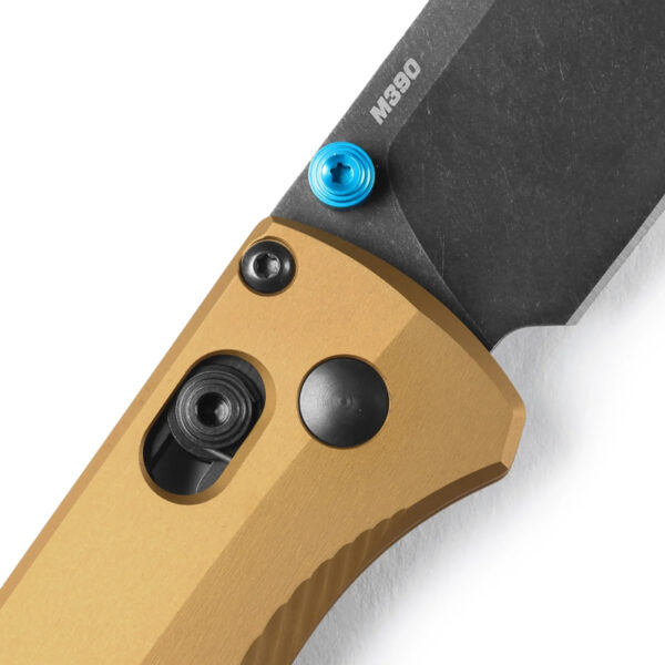 Нож Benchmade Bugout M390 Burnt Brass Aluminum » Arms-Bg Оръжеен Магазин